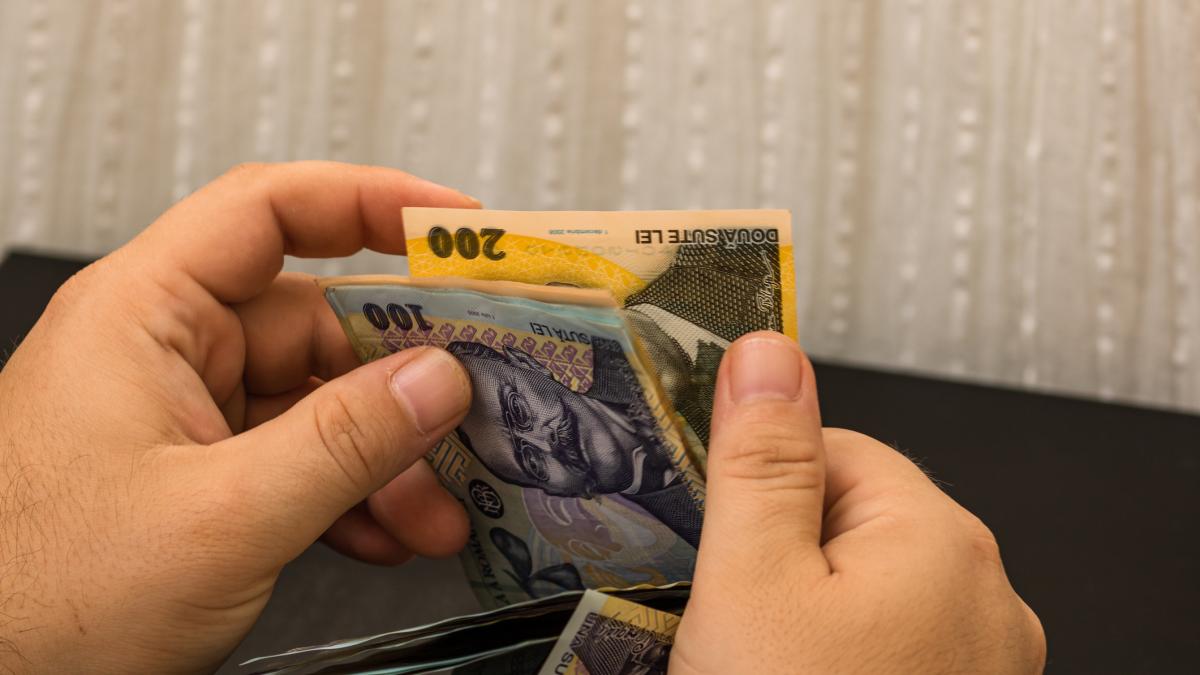 dupa recalculare un sibian primeste o pensie cu 5 930 de lei mai mare suma pe care o va incasa lunar de acum inainte