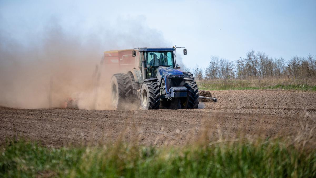 noi masuri pentru fermierii afectati de seceta ministrul agriculturii despagubiri de pana la 3 000 de lei pe hectar
