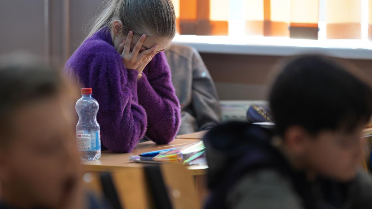 scolile pot angaja in premiera psihologi care sa ii ajute pe elevi