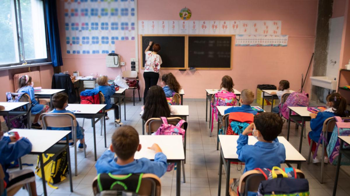 cat castiga angajatii din scolile si gradinitele private salariul unui profesor poate ajunge la 9 000 de lei cat castiga angajatii din scolile si gradinitele private salariul unui profesor poate ajunge la 9 000 de lei