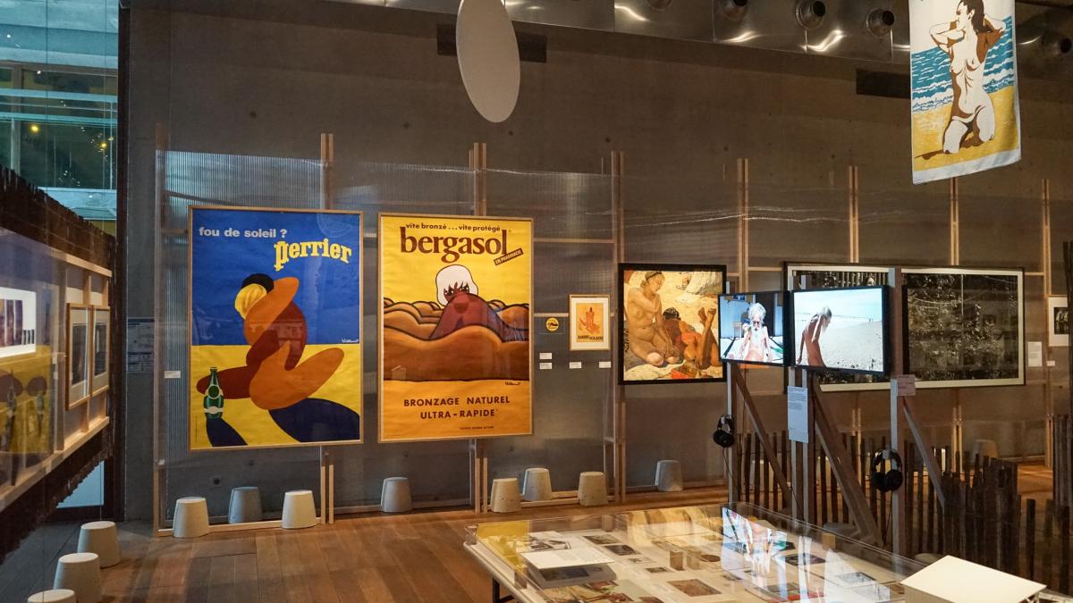 muzeul unde vizitatorii trebuie sa vina goi ca sa vada expozitiile cu nuduri cine vine imbracat poate fi considerat ciudat