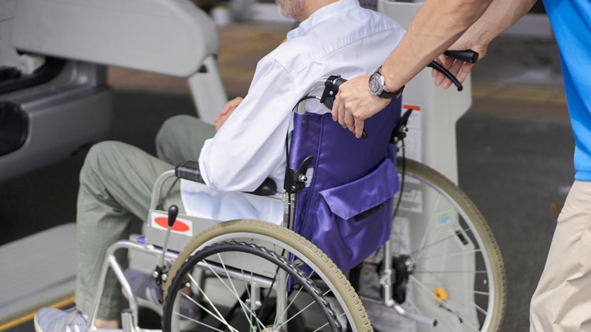 parisul e acuzat ca nu si a tinut promisiunea facuta inaintea olimpiadei oameni cu dizabilitati se sinucid pentru ca nu mai suporta