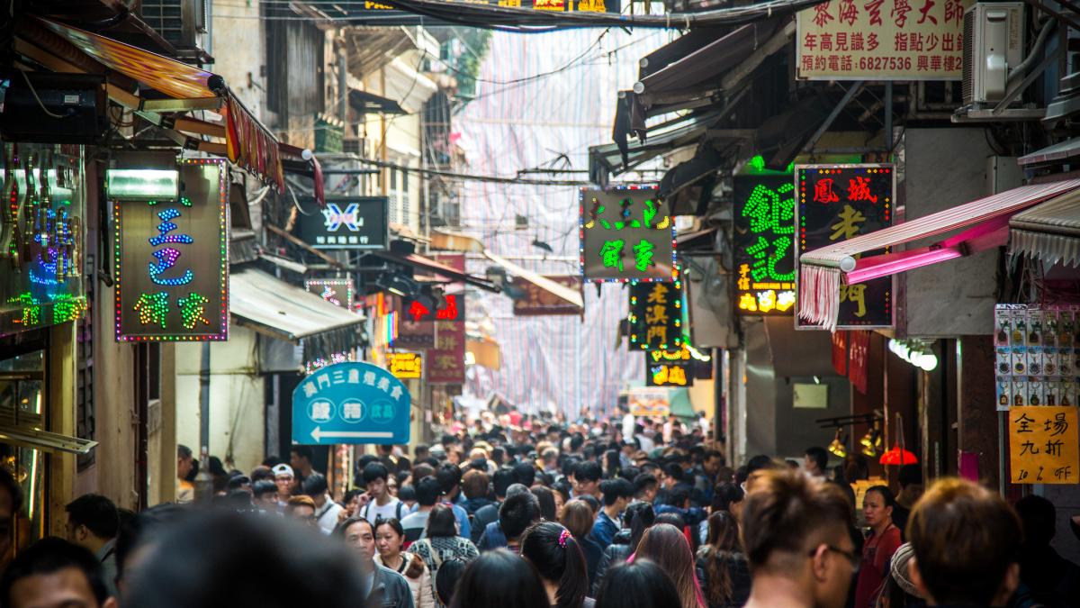 harta cum arata lumea in functie de densitatea populatiei in top sunt mici state insulare si zone din asia