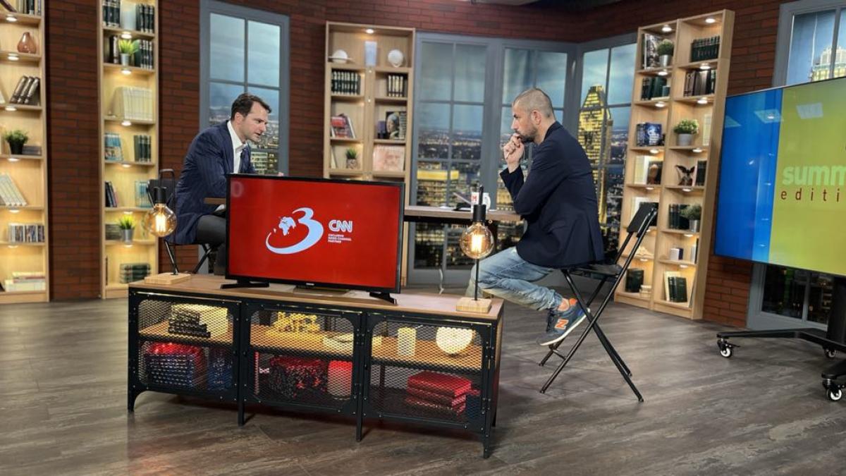 income summer edition lumea trece printr o criza a leaderilor cum ii identificam pe cei demni sa ne ghideze