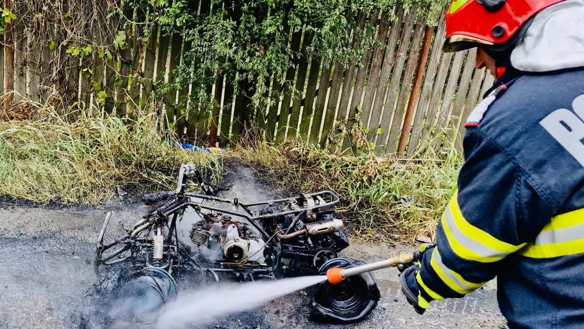 momente de panica pentru o femeie din giurgiu atv ul pe care il conducea a izbucnit in flacari in mers