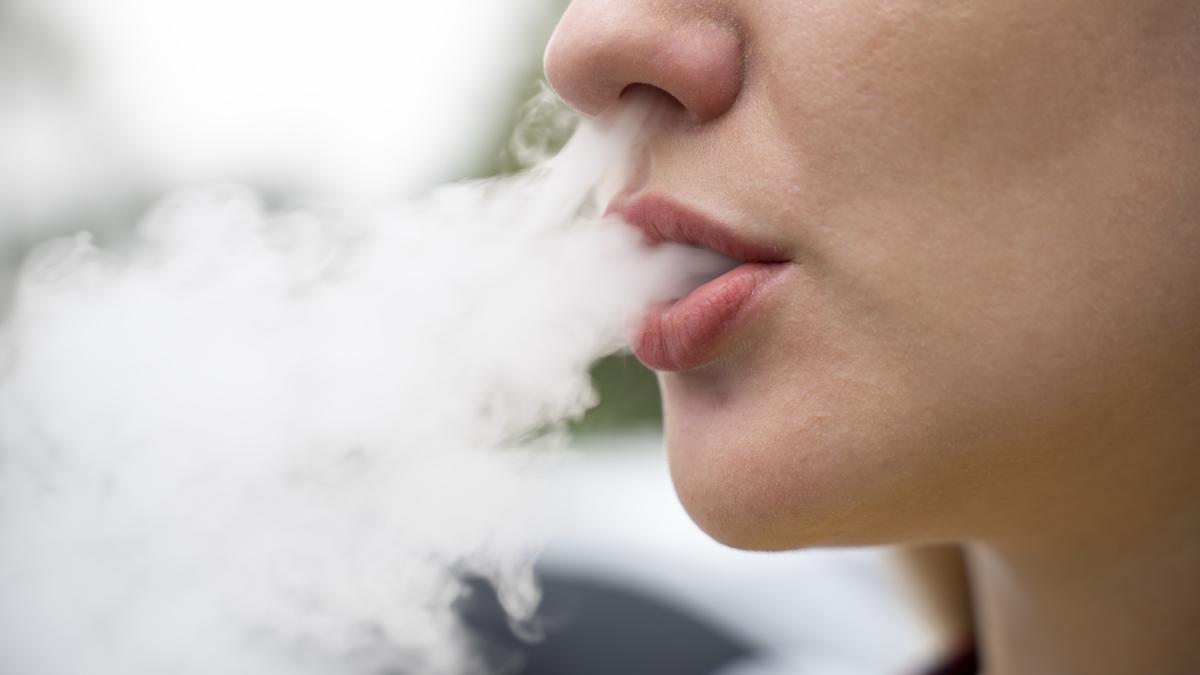 putin ii avertizeaza pe elevii rusi daca fumati tigari electronice nu veti putea face copii