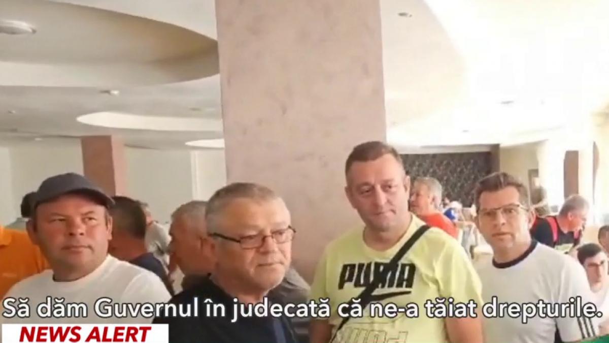 revolta printre minerii iesiti la pensie vor sa dea guvernul in judecata nemultumiti de recalculare ne au taiat drepturile