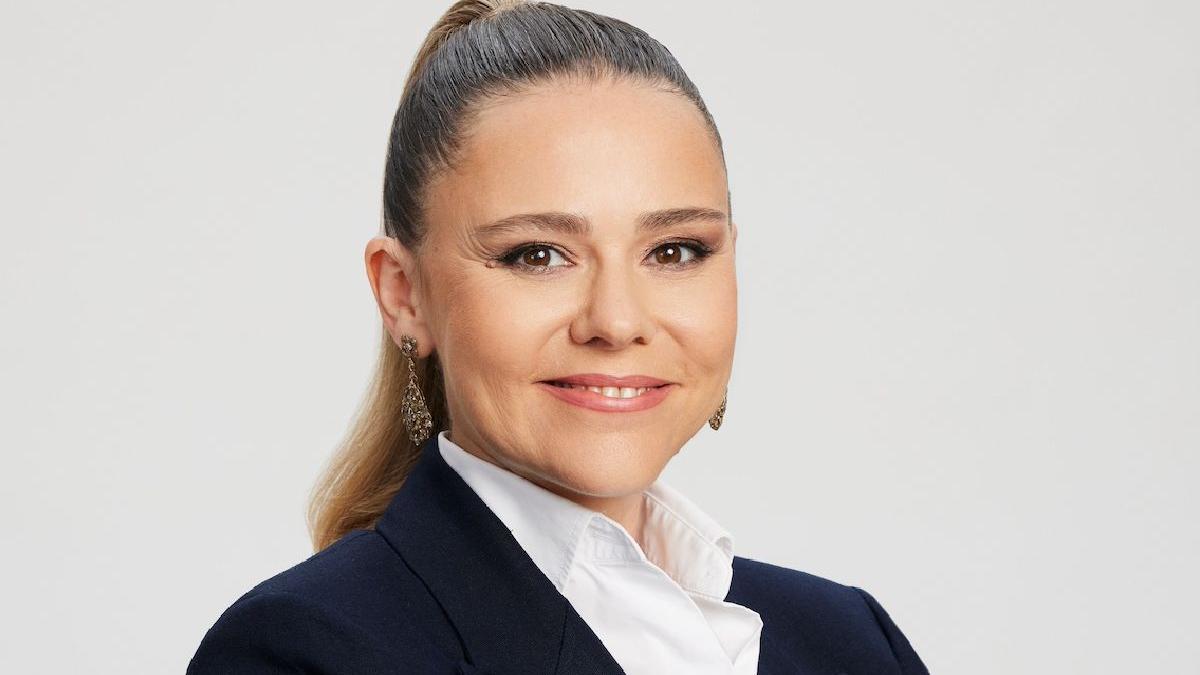 roxana pintea se alatura philip morris romania ca director external affairs