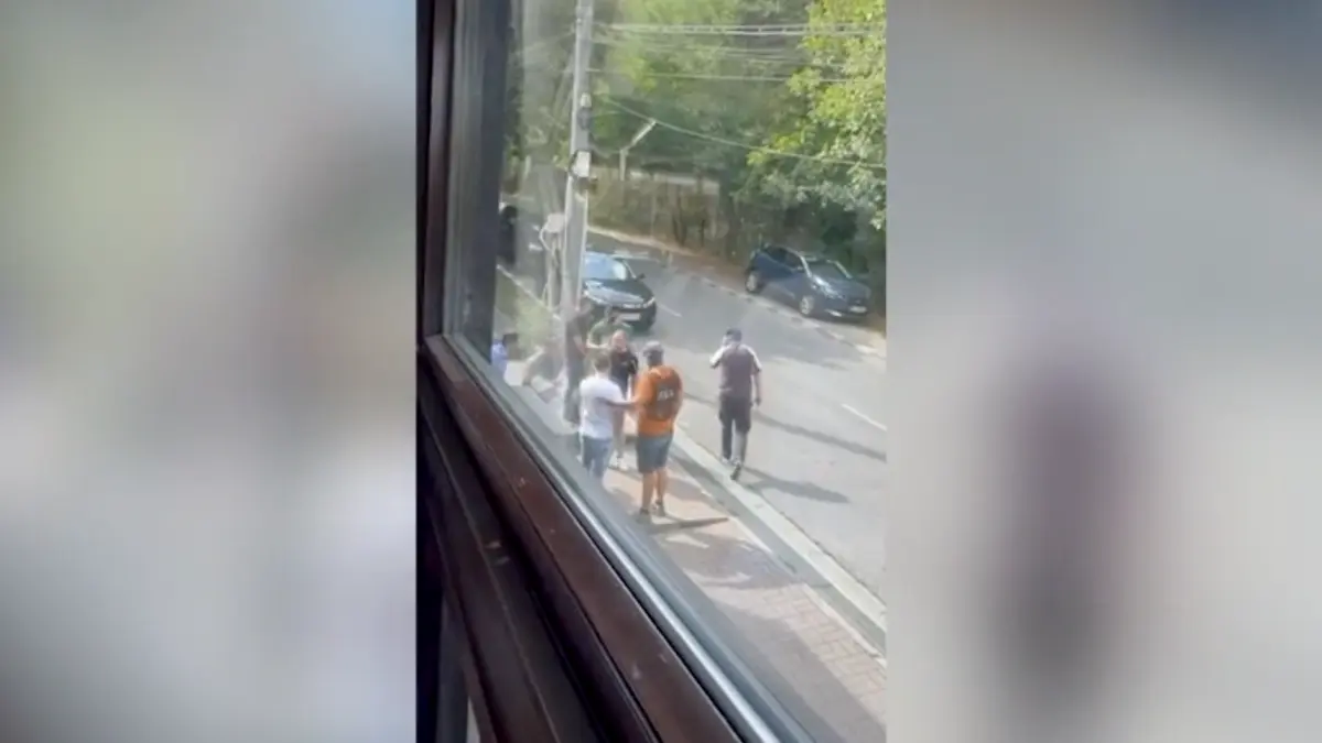 un comisar de politie din valcea a fost prins in flagrant in timp ce lua 2 000 de euro mita intr un restaurant