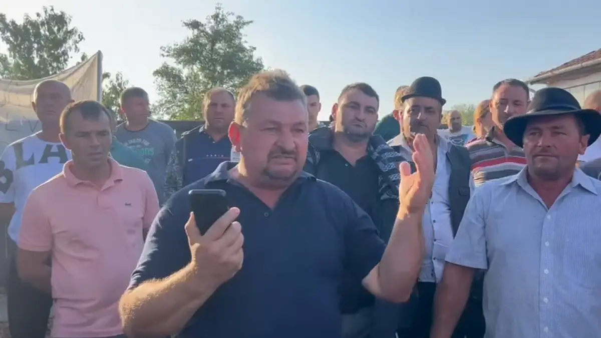 fermierii din timis protesteaza si cer disperati sa nu le fie ucise oile ne blocheaza nu stim cat vom rezista dupa noi urmati voi