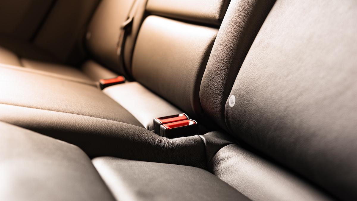 ce se intampla cu pasagerii care nu poarta centura de siguranta in spate atentie si soferul este sanctionat