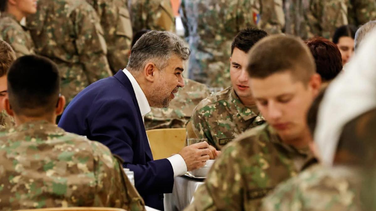 ciolacu a luat pranzul cu studentii militari si l a ironizat pe ciuca e drept nu am mancat fasole verde teci ce meniu a ales