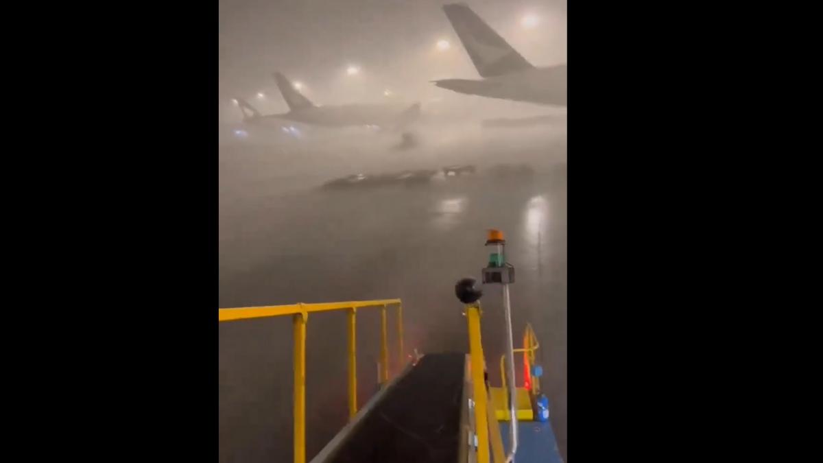 taifunul yagi a blocat aeroprotul din hong kong imaginile cu avioanele oprite pe pista sub ploaia torentiala au devenit virale