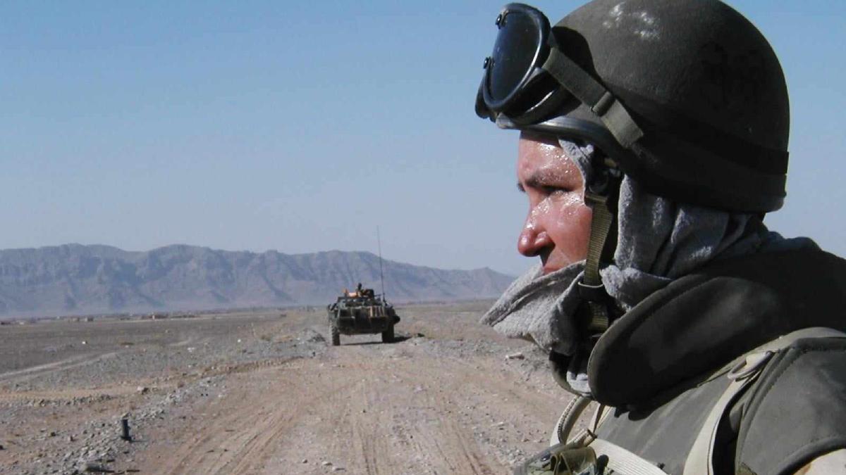 val de mesaje pe pagina de facebook a lui ciuca dupa videoclipul de promovare a cartii sale ce ii scriu vechii camarazi de arme