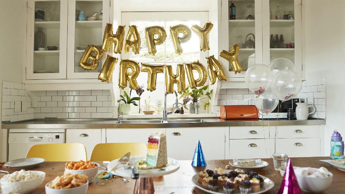 felicitari de sf maria mica mesaje urari si ganduri pentru sarbatoriti