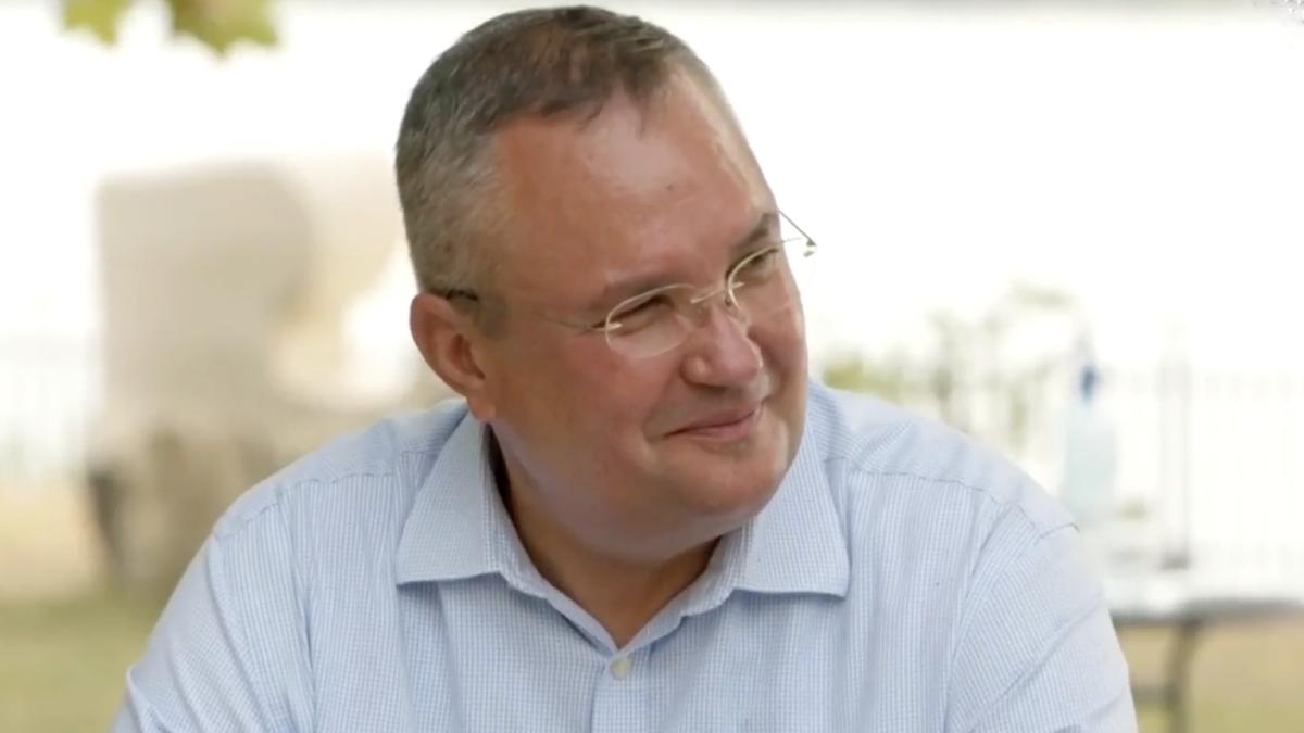 ciuca si a lansat oficial cartea in slujba tarii in armata cand incerci sa te impui prin forta nu reusesti