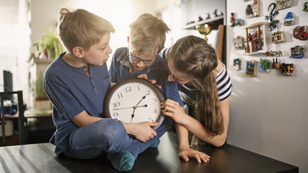 de ce copiii percep timpul mai lent decat adultii lucrurile se schimba cand incep sa mearga la scoala arata studiile