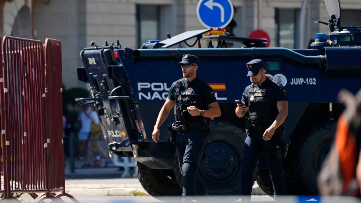 ambasadoarea serbiei in spania a fost atacata pe o strada din madrid individul a lovit o si a fugit