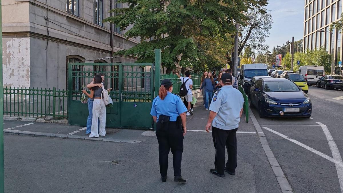 scolile si liceele din bucuresti care vor fi monitorizate de politisti locali pe tot parcursul anului scolar 2024 2025