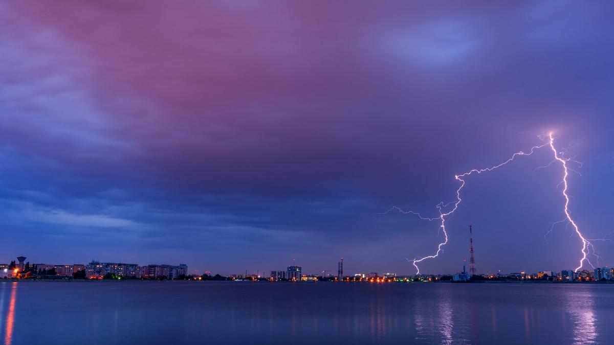 prognoza meteo speciala pentru bucuresti vremea se raceste si vin ploile