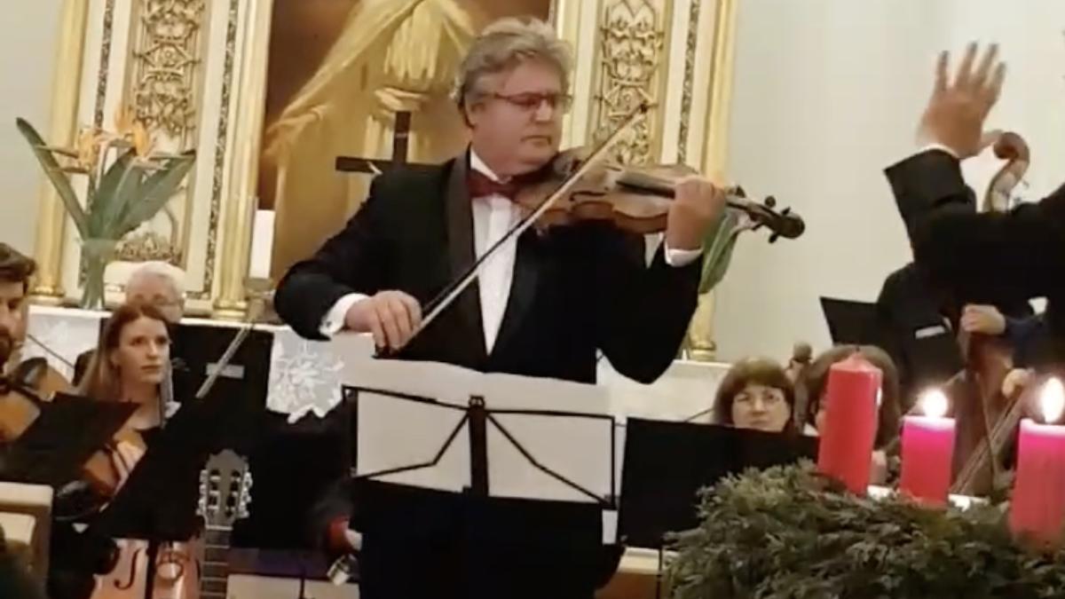 violonistul stefan tajti dezamagit ca artistii care canta pe strada in romania sunt amendati pentru cersetorie arata lipsa de cultura