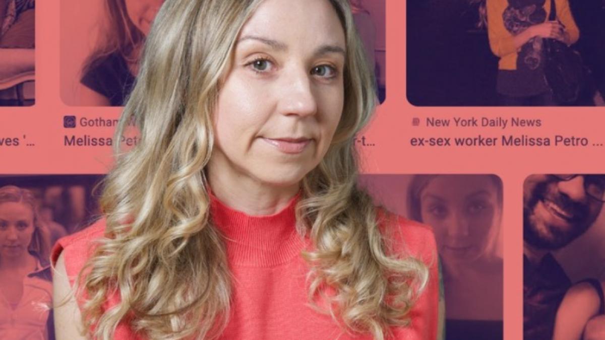 o profesoara a fost data afara pentru ca s a aflat ca a fost prostituata si stripteuza acum a scris o carte despre asta