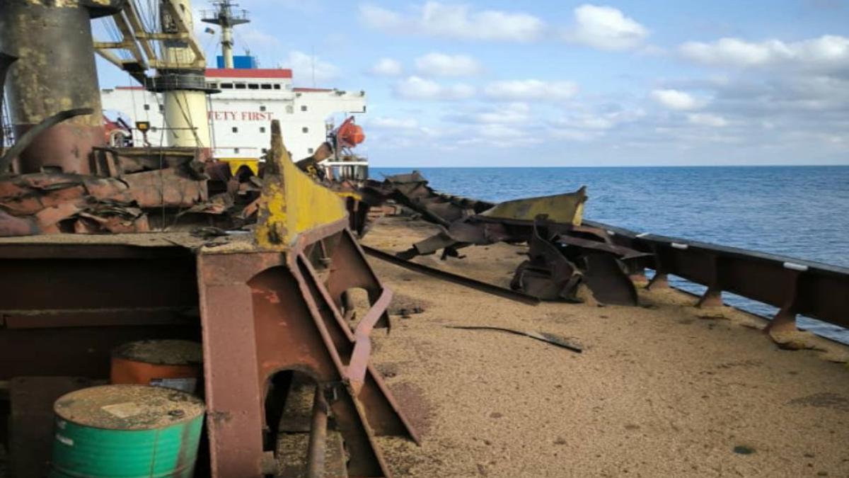 o racheta ruseasca a lovit o nava civila ucraineana in marea neagra care transporta cereale zelenski asteptam raspunsul lumii