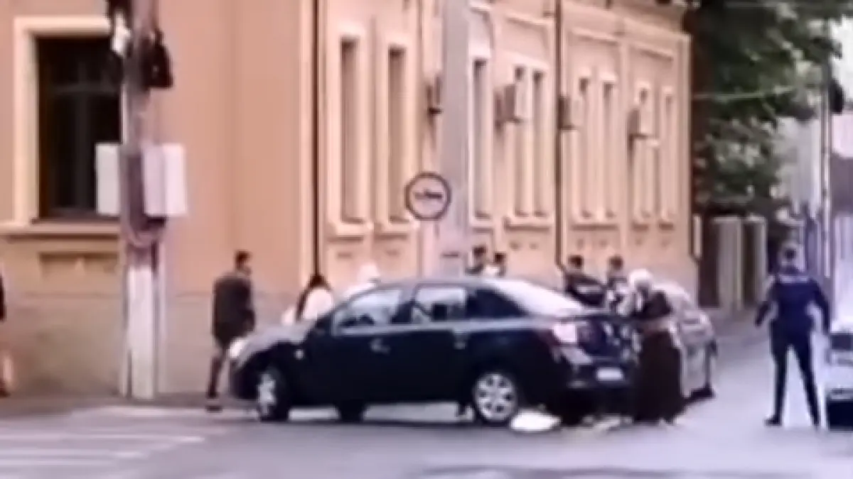 politisti loviti si amenintati de rudele unui copil prins la volan conducand pe contrasens imagini revoltatoare in turnu magurele