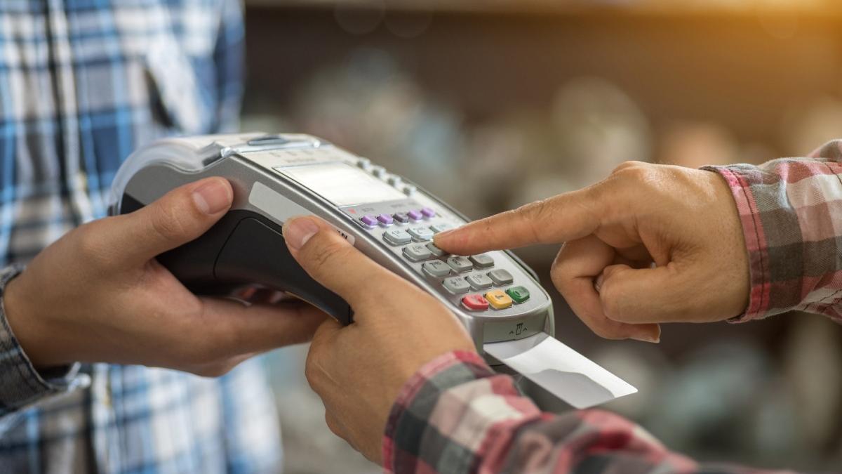 tara din europa in care nu s a mai putut plati cu cardul oamenii au fost nevoiti sa foloseasca bani cash