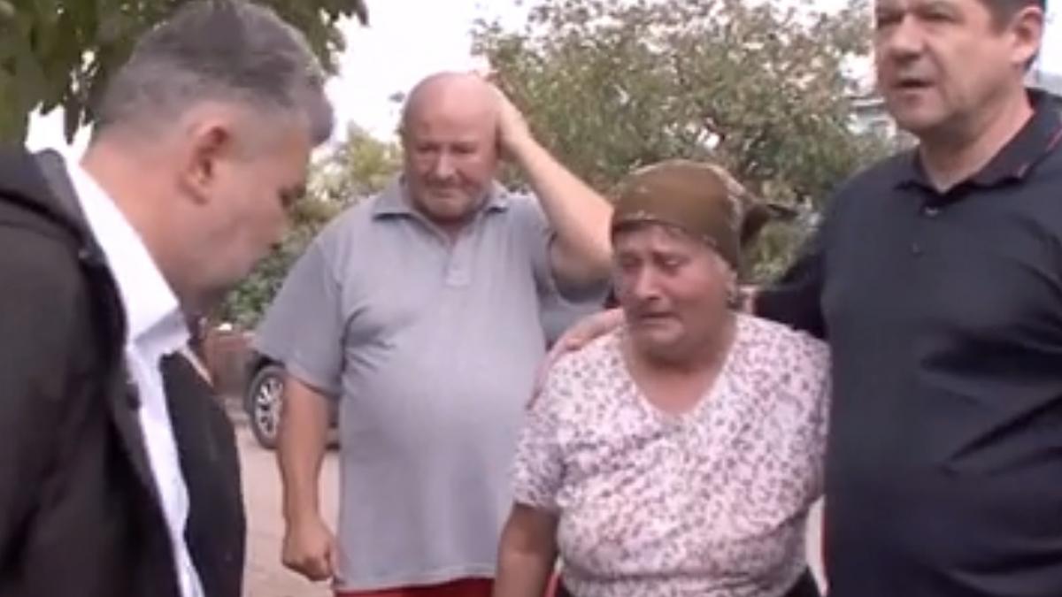 sunt prea batrana pentru asa ceva ajutati ne ca nu mai putem i a spus o femeie plangand la galati premierului ciolacu