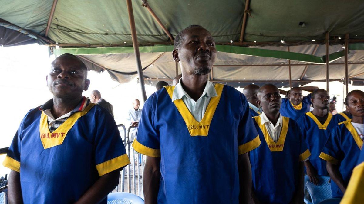 trei americani un belgian un britanic si un canadian au fost condamnati la moarte in rd congo dupa o tentativa de lovitura de stat