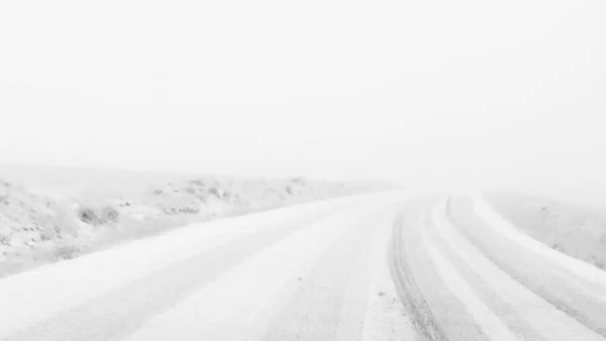 a nins pe transalpina stratul de zapada e de 5 centimetri soferii avertizati sa evite zona