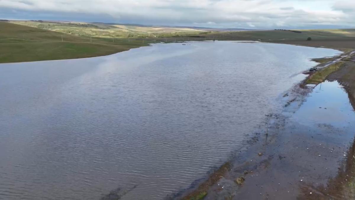 cu drumul blocat de ape oamenii din trei sate din vaslui nu mai au acces la alimente prefect despre filmarea din drona e totul bine