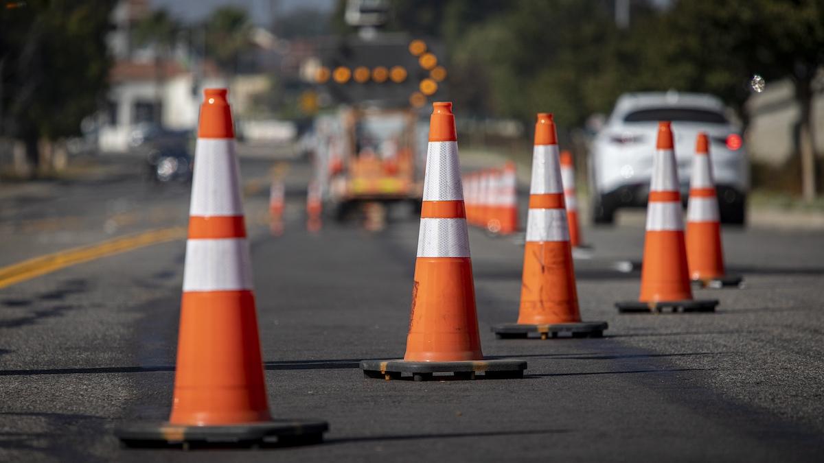 cum trecem corect cand drumul se ingusteaza de la doua benzi la una titi aur este o regula nestiuta in romania