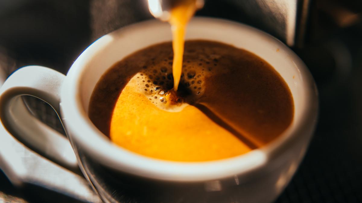 consumul de cafeina poate imbunatati sanatatea inimii arata un nou studiu cate cesti de cafea pe zi recomanda specialistii