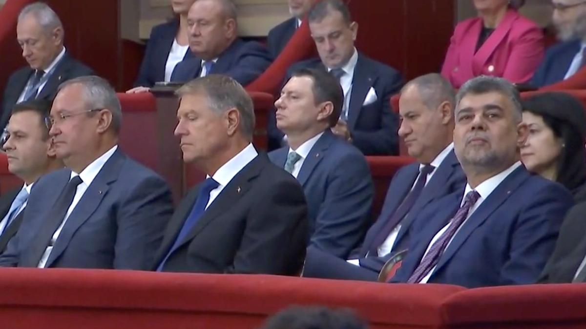 ciolacu il ironizeaza pe iohannis care are nevoie de o lege ca sa poata candida la senat cei doi s au ignorat la ateneu