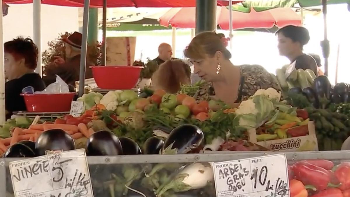 agricultorii cumpara pesticide expirate fara sa stie ce riscuri exista pentru romanii care mananca fructe si legume din piata