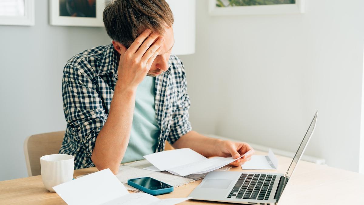 furnizorii de energie si gaze obligati sa isi informeze clientii ca plafonarea dispare dar si pretul pe care il vor plati