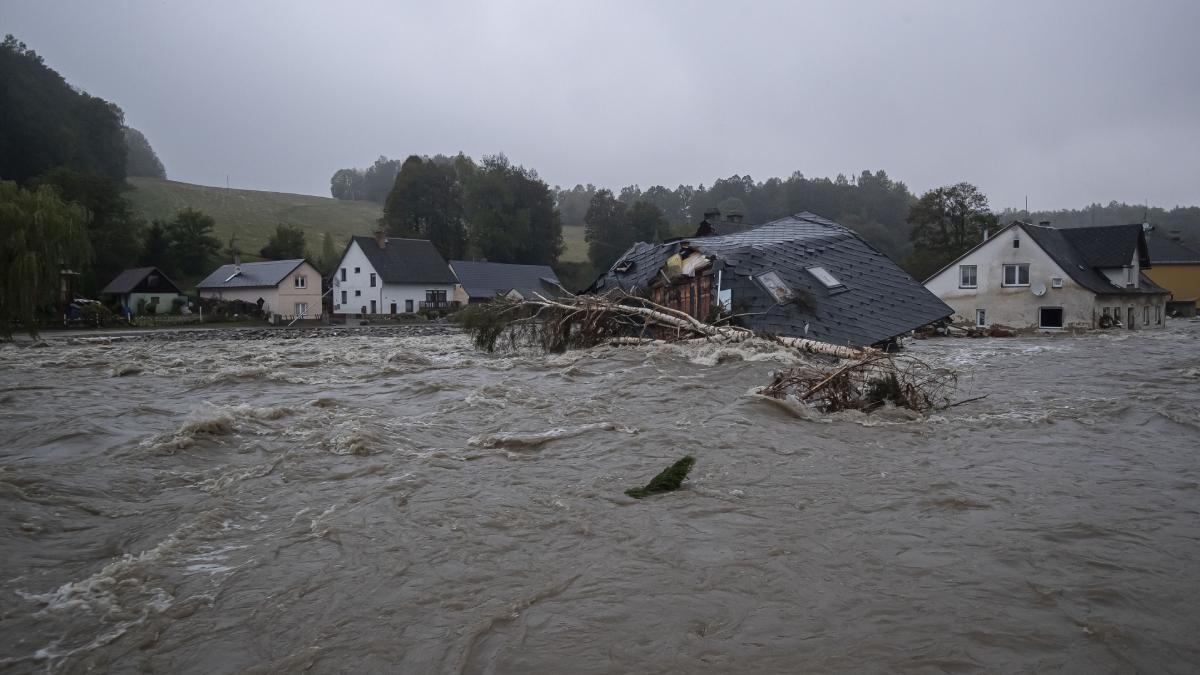 pe intervine dupa dezastrele provocate de ciclonul boris ue le va da bani romanilor afectati de inundatii