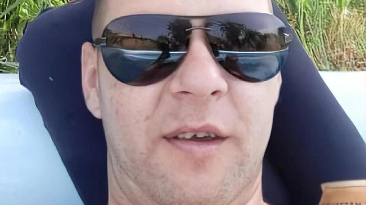 putin l a gratiat pe canibalul din volgograd a ucis un om si i a mancat inima iar acum este liber