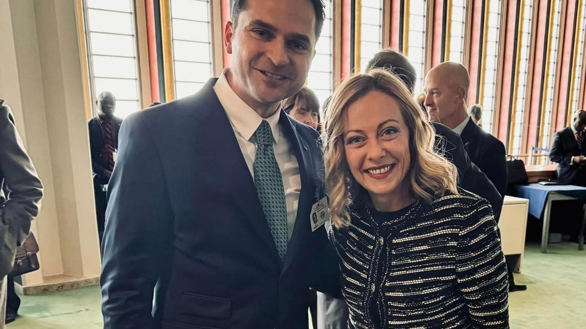 sebastian burduja s a intalnit spontan cu giorgia meloni