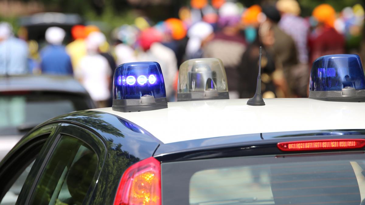 carnagiu in italia un barbat si a impuscat mortal sotia si fiica apoi s a sinucis alte patru persoane au fost ranite in atac