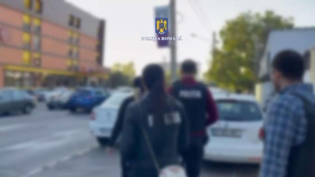 vrajitoarea isabela a fost retinuta dupa ce a inselat un barbat sa i dea 7 000 de euro