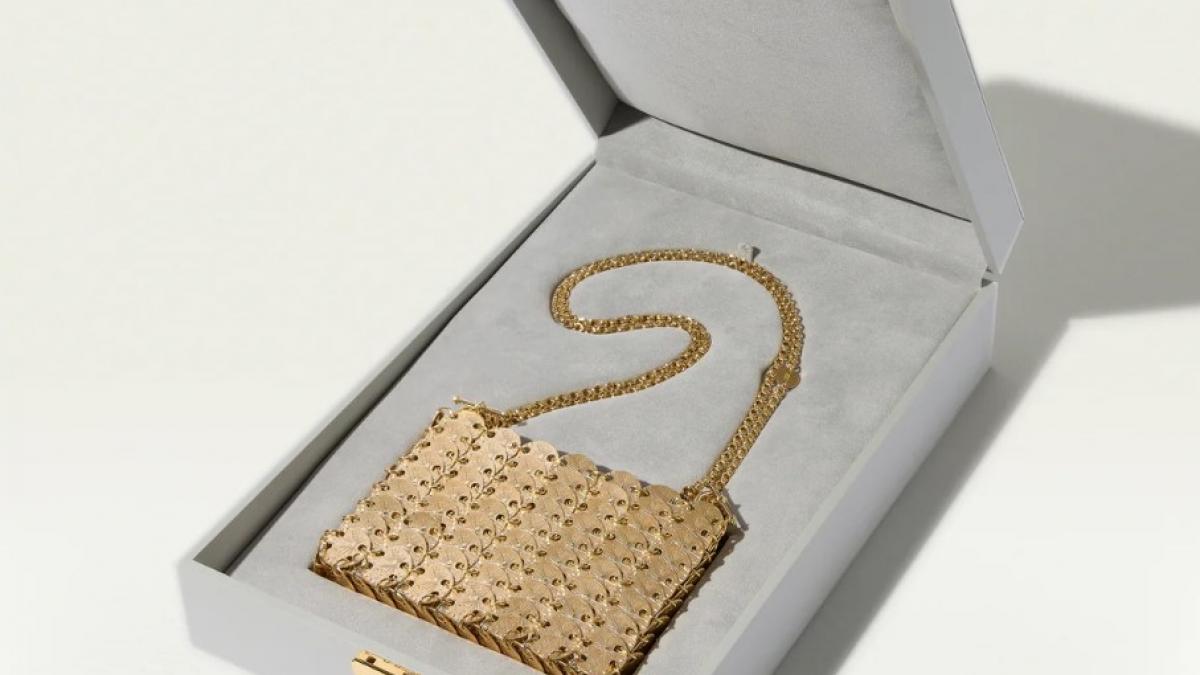 cea mai scumpa geanta din lume costa 250 000 de euro si este o creatie a casei de moda paco rabanne