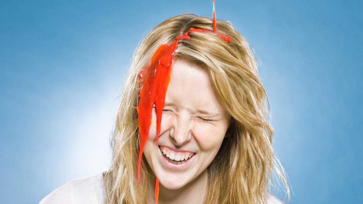 de ce sa iti pui ketchup in cap noul trend in ingrijirea parului