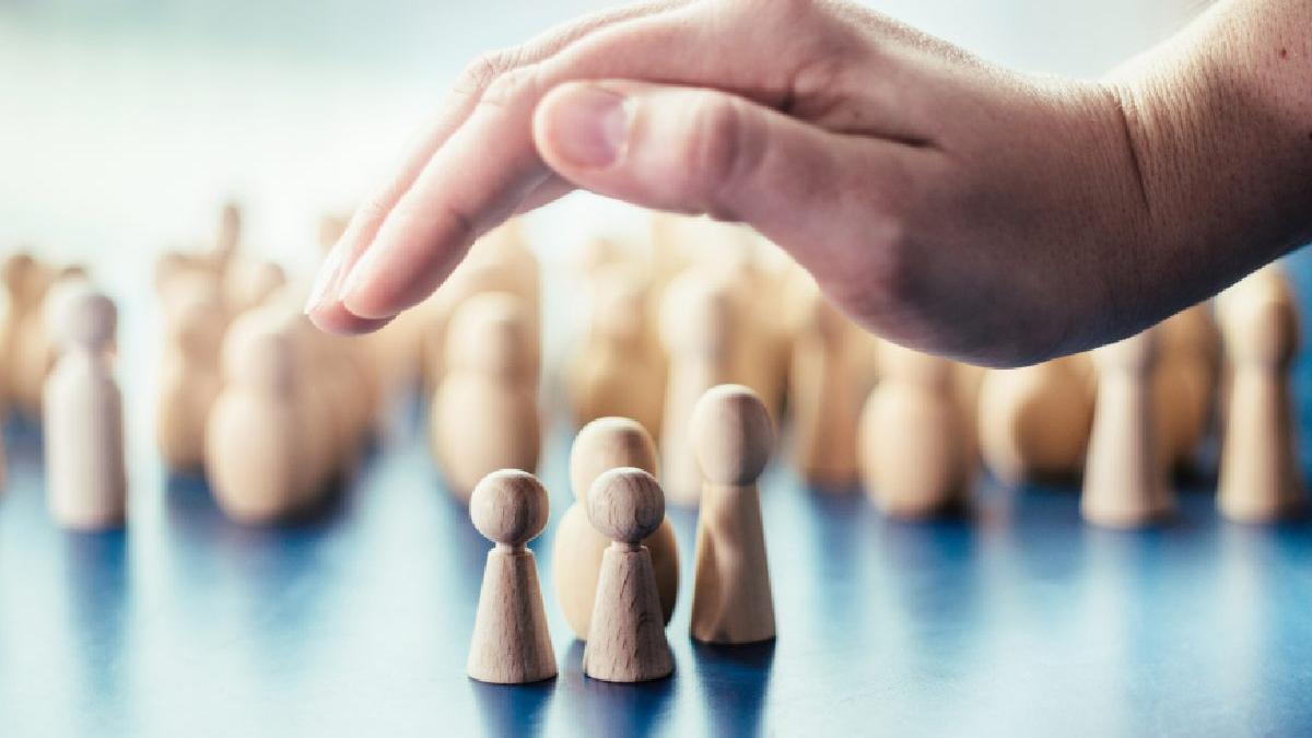 scot la lumina firele invizibile cu care suntem legati ce sunt constelatiile familiale si cum functioneaza