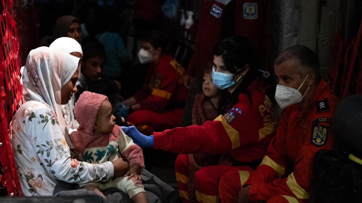 guvernul anunta ca 8 copii si fratii lor afectati de conflictul din fasia gaza vor fi tratati in spitalele din romania