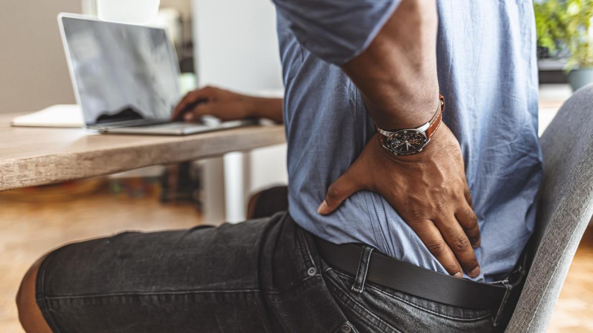 managerii tesla s au dus sa ii verifice acasa pe angajatii bolnavi iar acestia au chemat politia sau le au inchis usa n nas