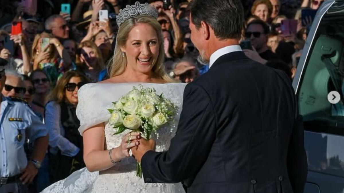 nunta regala amanata de 2 ori a avut loc in final printesa theodora a greciei s a casatorit cu un avocat american cu 7 ani mai tanar