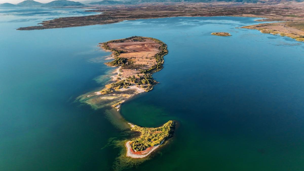 o insula spectaculoasa a fost scoasa la vanzare intr o destinatie de vacanta preferata a romanilor iar pretul este surprinzator